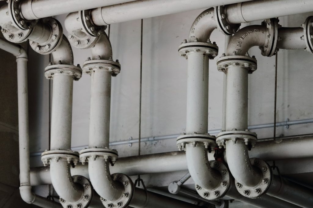 Tuberías de instalación de agua sujetas al RD 487/2022 en Madrid
